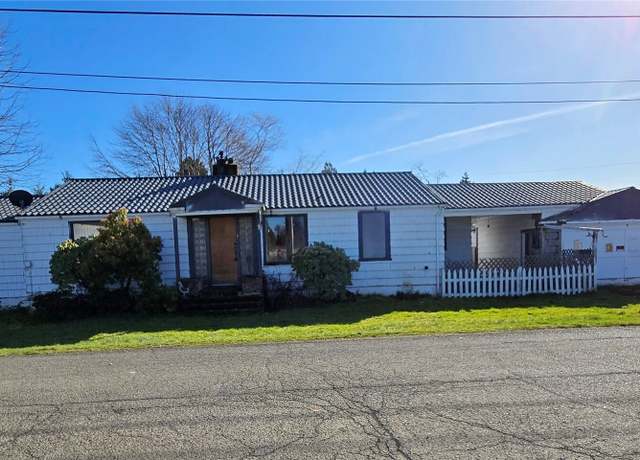 Property at 390 W E St, Forks, WA 98331, 3 beds, 2 baths
