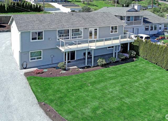 Property at 1440 Country Club Dr, Camano Island, WA 98282, 2 beds, 3 baths