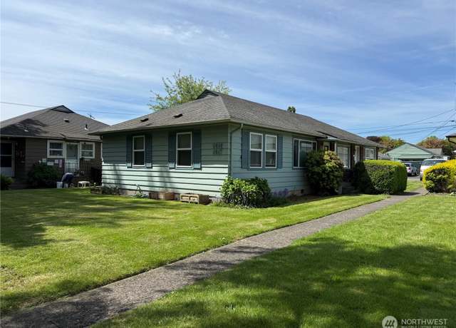 Property at 1015 18th Ave, Longview, WA 98632, 4 beds, 2 baths