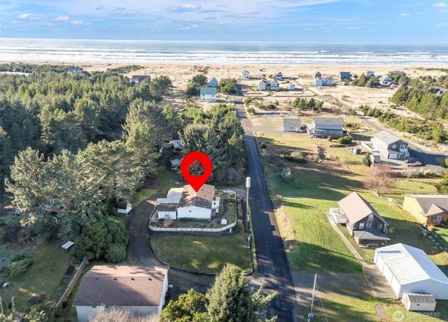 Property at 1304 145th Pl, Long Beach, WA 98631, 4 beds, 4 baths