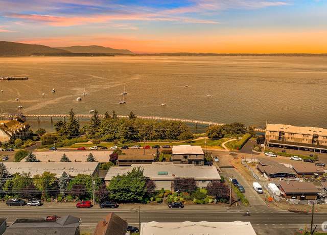 Property at 700 11th St Unit C-1, Bellingham, WA 98225, 2 beds, 1.5 baths