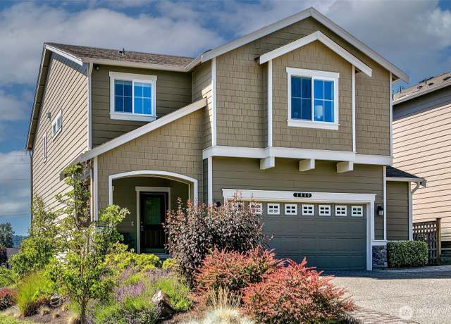 Property at 7649 NE 196th St, Kenmore, WA 98028, 5 beds, 3.5 baths