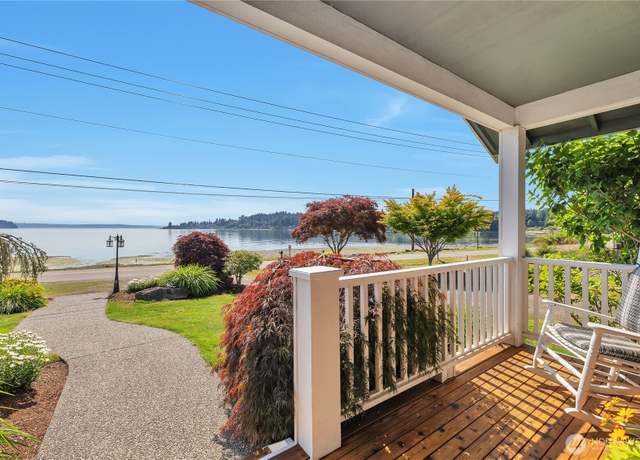 Property at 2216 Yukon Harbor Rd SE, Port Orchard, WA 98366, 2 beds, 3 baths