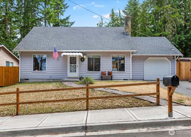 Property at 527 N 155th St, Shoreline, WA 98133, 4 beds, 2 baths
