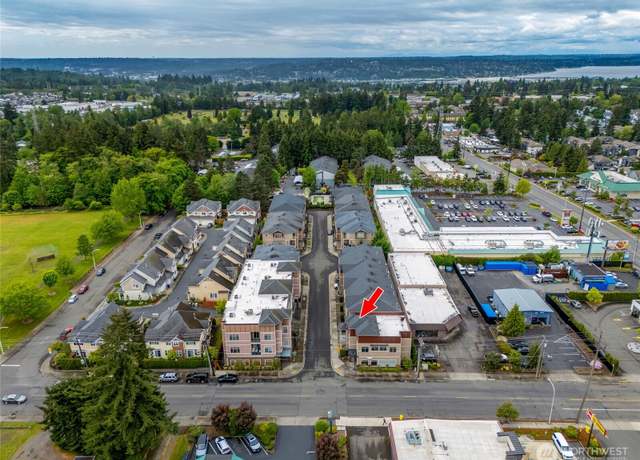 Property at 4020 NE 3rd Pl Unit B, Renton, WA 98056, 2 beds, 2.5 baths