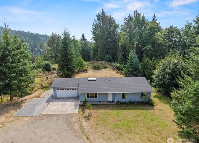 Property at 300 N 50th Ave, Longview, WA 98632, 3 beds, 2 baths