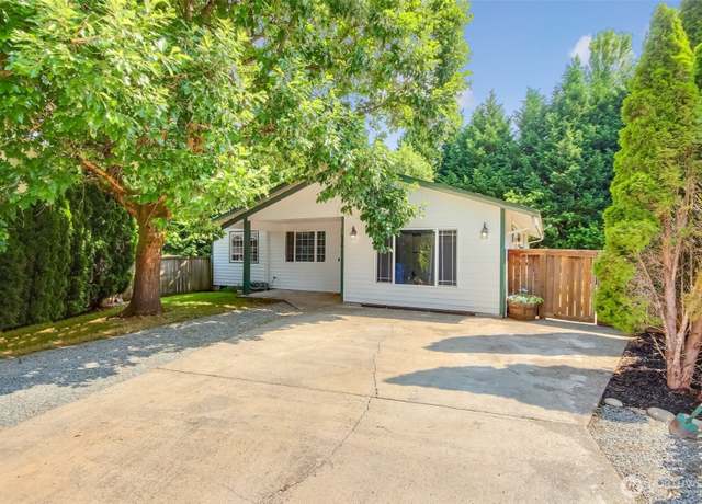 Property at 524 Brown St SE, Orting, WA 98360, 4 beds, 1.5 baths