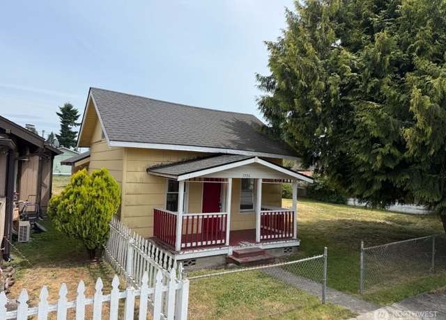 Property at 1330 Central Blvd, Centralia, WA 98531, 3 beds, 1 bath