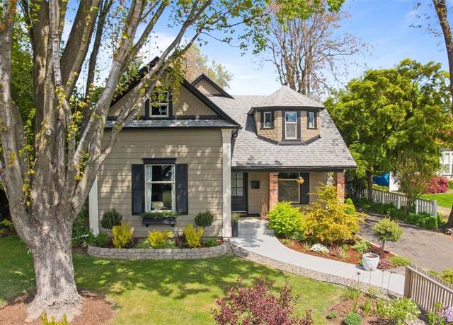 Property at 637 Pleasant St, Walla Walla, WA 99362, 4 beds, 2.5 baths