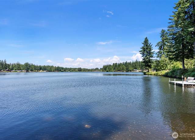 Property at 268 Kingsway W, Bremerton, WA 98312, 2 beds, 2 baths