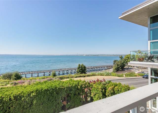 Property at 510 S State St #2, Bellingham, WA 98225, 2 beds, 1.5 baths