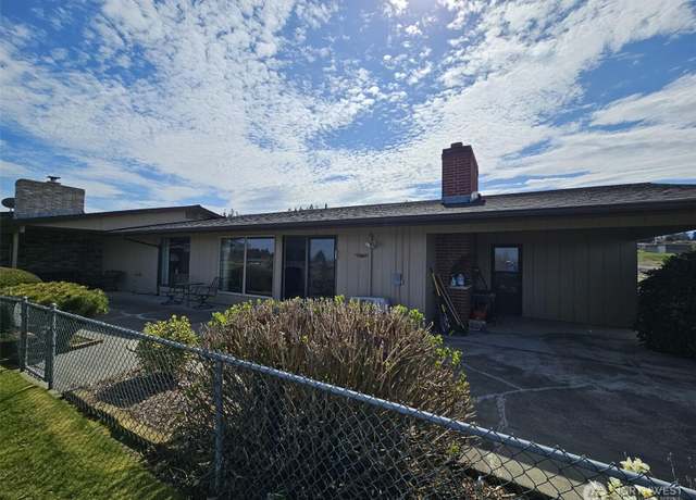 Property at 1301 S Third Ave, Sequim, WA 98382, 2 beds, 2 baths