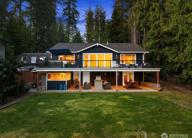 Property at 15430 Lakeview Ave, Stanwood, WA 98292, 4 beds, 4 baths
