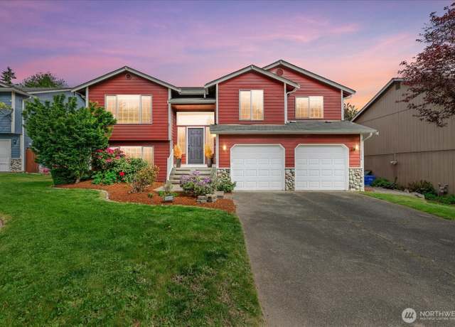 Property at 1219 30th Avenue Ct SW, Puyallup, WA 98373, 4 beds, 3 baths