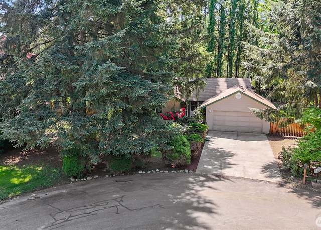 Property at 8611 SE Oxford Ave, Lacey, WA 98503, 3 beds, 2 baths