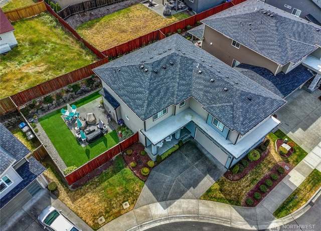 Property at 24220 93rd Ct S, Kent, WA 98030, 6 beds, 3 baths