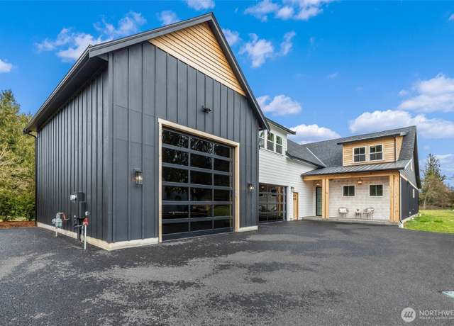 Property at 137 E Cedar Dr, Lynden, WA 98264, 4 beds, 2.5 baths