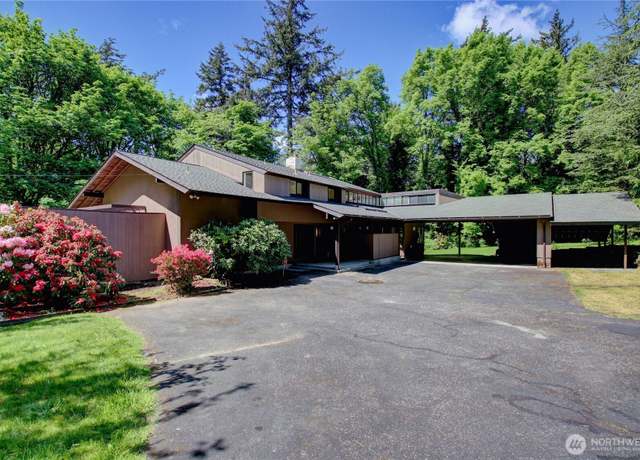 Property at 1515 S 10th St, Mount Vernon, WA 98274, 4 beds, 3 baths