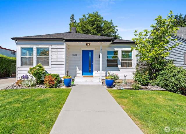 Property at 1002 Princeton Ave N, Wenatchee, WA 98801, 4 beds, 2 baths
