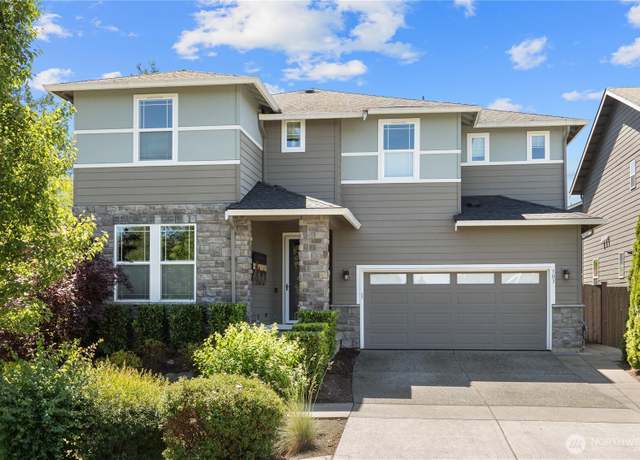 Property at 303 Vaughan Blvd NE, North Bend, WA 98045, 5 beds, 3 baths