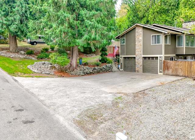 Property at 1918 9th St SE, Puyallup, WA 98372, 3 beds, 3 baths