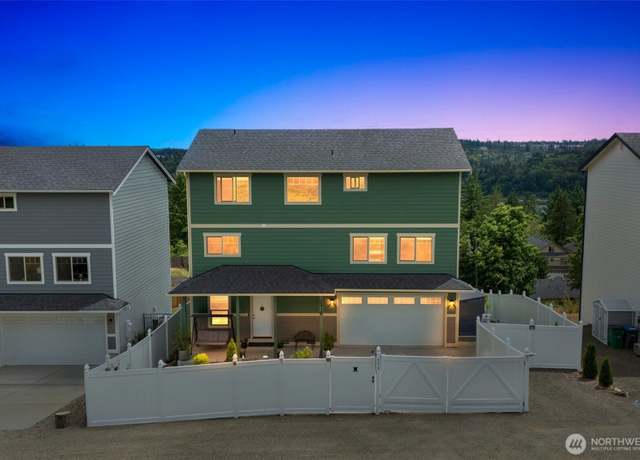 Property at 2416 W Echo Bay Dr, Bremerton, WA 98312, 4 beds, 2.5 baths