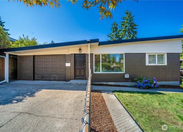 Property at 2209 NE 9th St, Renton, WA 98056, 2 beds, 1 bath