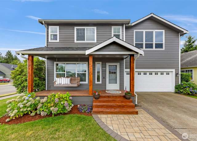 Property at 1448 Elm St, Lynden, WA 98264, 4 beds, 2.5 baths