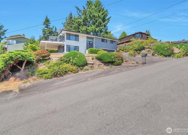 Property at 21027 7th Pl S, Des Moines, WA 98198, 3 beds, 2.5 baths