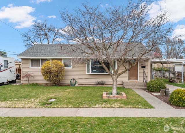 Property at 2073 Lark Dr, Walla Walla, WA 99362, 4 beds, 2 baths