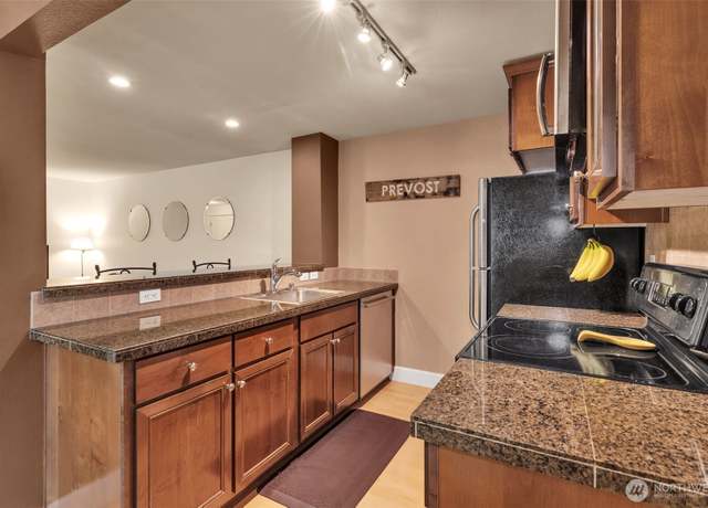 Property at 300 N 130th St #3206, Seattle, WA 98133, 2 beds, 2 baths