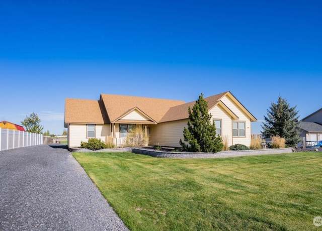 Property at 3411 Road F NE, Moses Lake, WA 98837, 3 beds, 2 baths