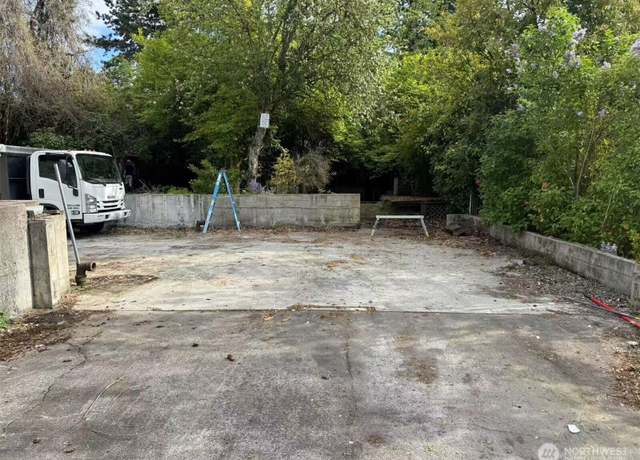 Property at 10819 SE 236th St, Kent, WA 98031