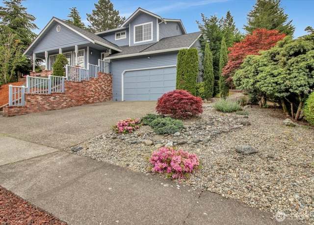 Property at 2711 NE 4th Ct, Renton, WA 98056, 3 beds, 2.5 baths