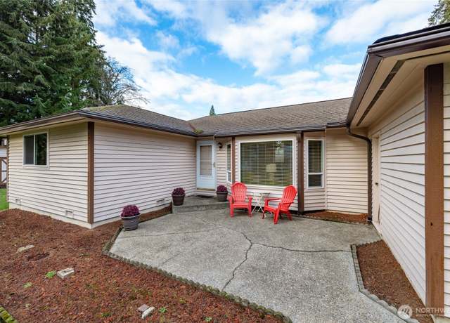 Property at 17104 52nd Ave W, Lynnwood, WA 98037, 3 beds, 2.5 baths