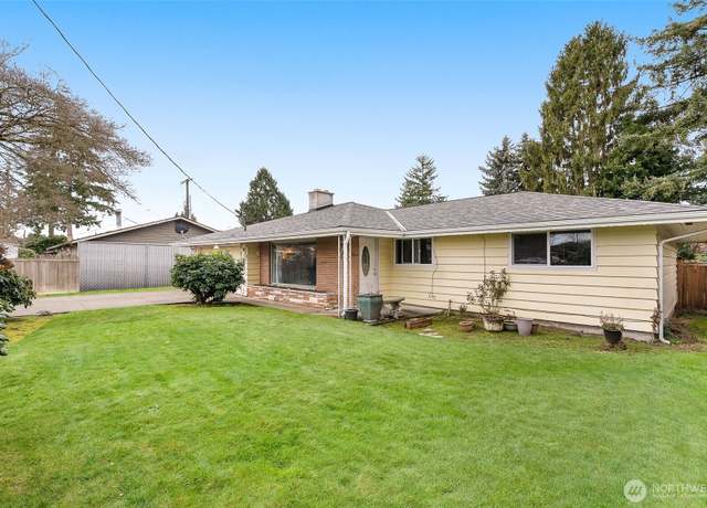 Property at 2215 D St SE, Auburn, WA 98002, 3 beds, 2 baths