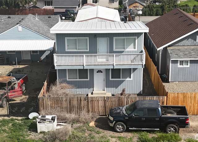 Property at 70 Mauch Alley St, Harrah, WA 98933, 3 beds, 2 baths