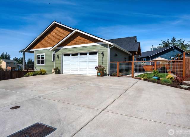 Property at 5024 Eagle Ridge Dr, Freeland, WA 98249, 3 beds, 2 baths