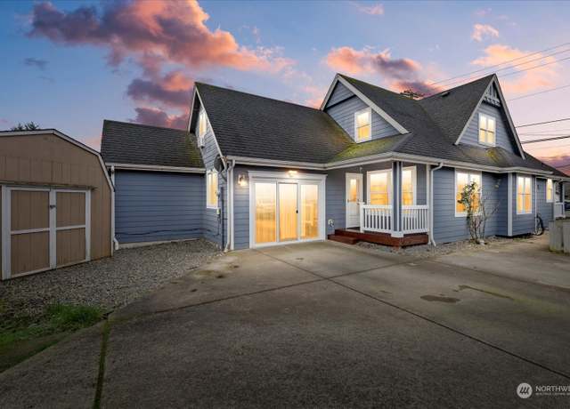 Property at 128 Milwaukee Blvd S, Algona, WA 98001, 4 beds, 2.5 baths