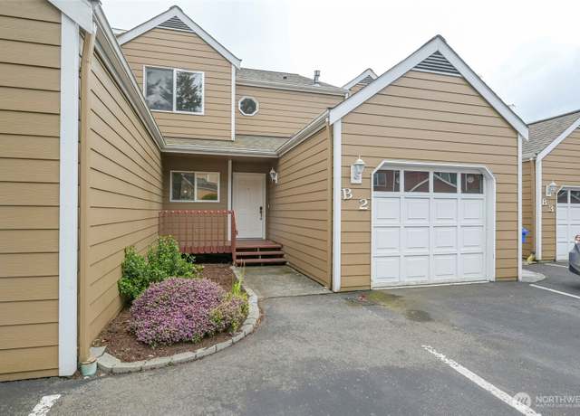 Property at 1250 SW Heller St Unit B2, Oak Harbor, WA 98277, 3 beds, 2.5 baths