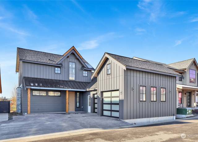 Property at 206 Pebblebrook Dr, Lynden, WA 98264, 3 beds, 2.5 baths
