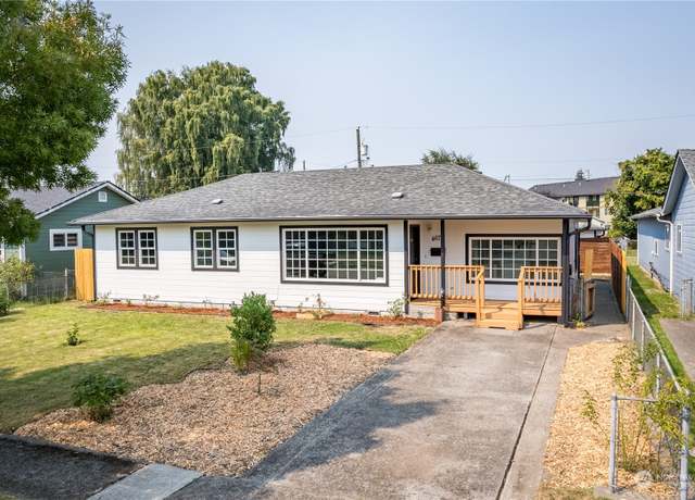 Property at 467 28th Ave, Longview, WA 98632, 4 beds, 1 bath