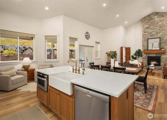 Property at 11407 73rd Ave NE, Arlington, WA 98223, 4 beds, 2.5 baths