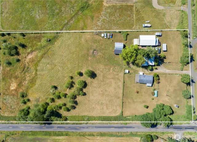Property at 71 W Doggone Ln, Elma, WA 98541, 3 beds, 2 baths