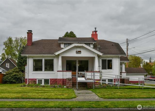 Property at 204 S Madison St, Monroe, WA 98272, 3 beds, 2 baths