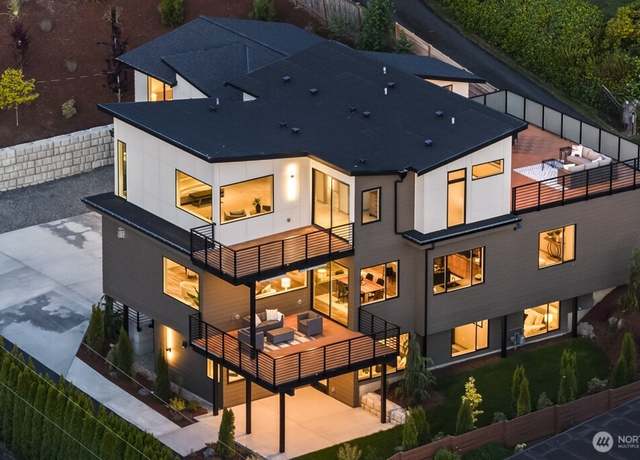 Property at 5009 Ocean Ave, Everett, WA 98203, 6 beds, 4.5 baths