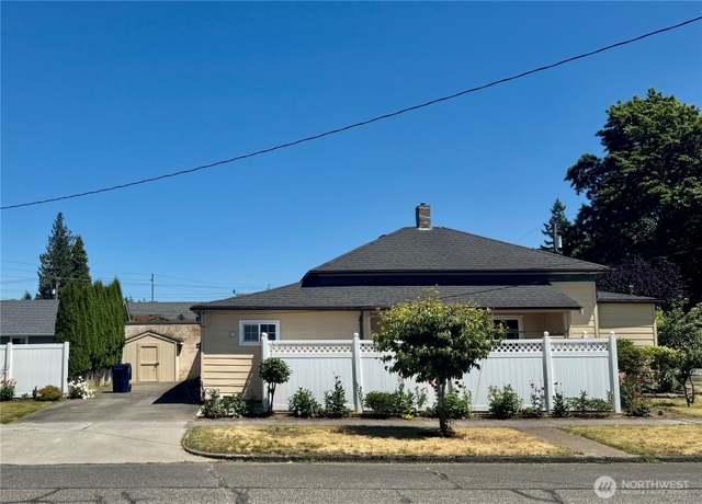 Property at 518 Edson St, Lynden, WA 98264, 3 beds, 1 bath