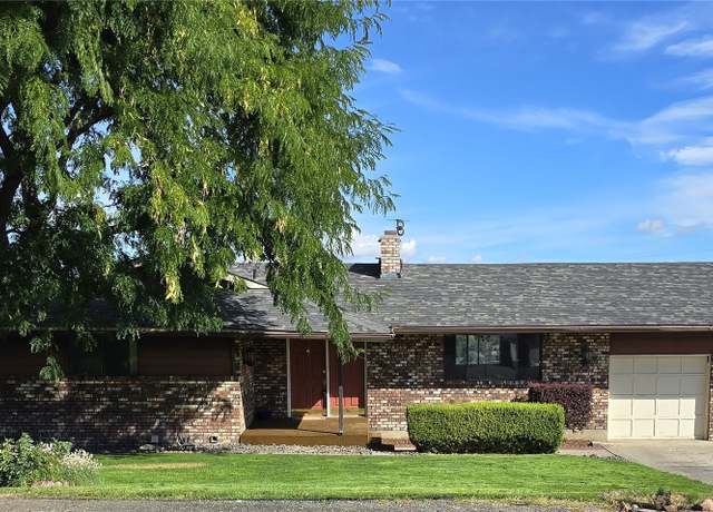 Property at 807 Riverview Ave, Selah, WA 98242, 5 beds, 2 baths