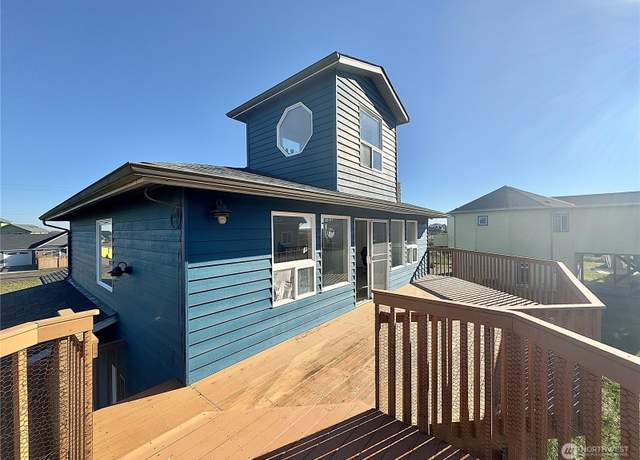 Property at 1117 Ocean Shores Blvd SW, Ocean Shores, WA 98569, 2 beds, 2 baths
