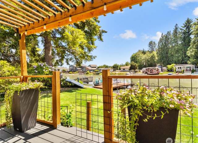 Property at 800 SE Crescent Dr, Shelton, WA 98584, 1 bed, 1 bath